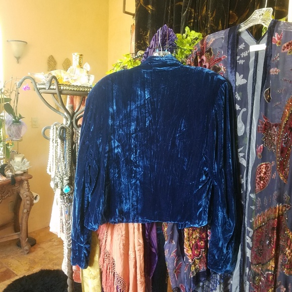 Martin McCrea Velvet Jacket and Shirt - Picture 3 of 6